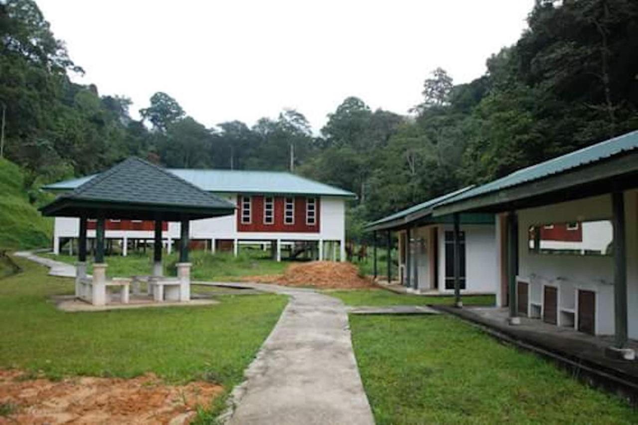 Oyo Home 90396 Mahua Rainforest Paradise Tambunan Esterno foto